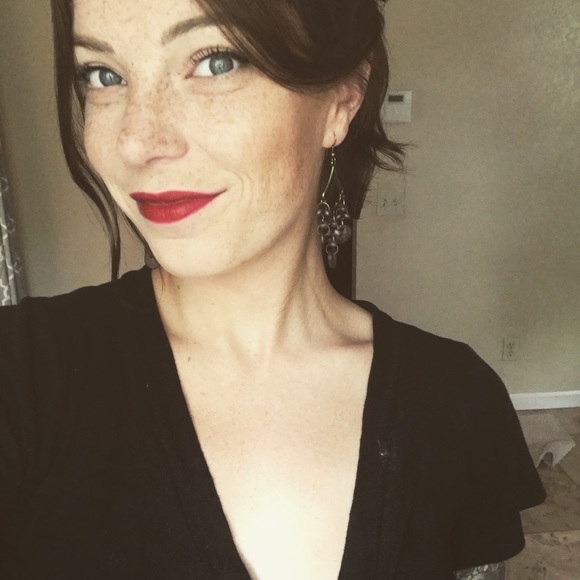 Meet your Posher, Sarah - Picture 1 of 2